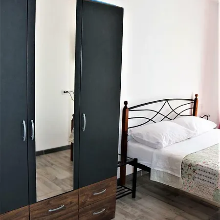 Mario アパート マリンスカ